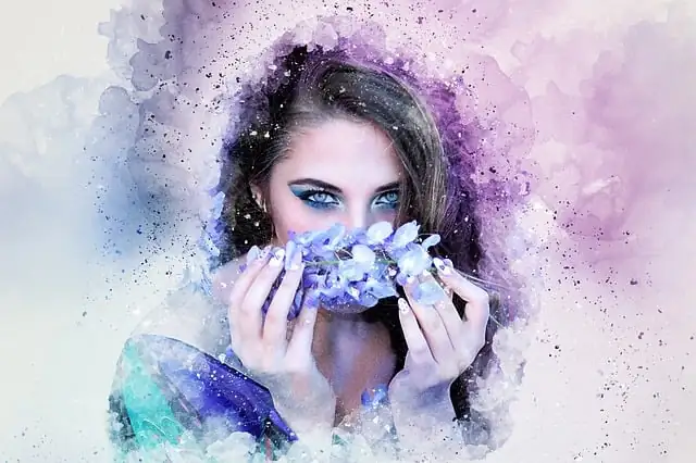 dívka s květinou